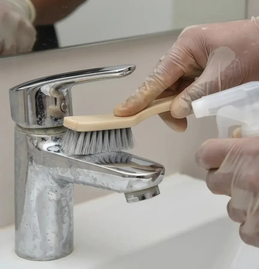 professional-bathroom-cleaning